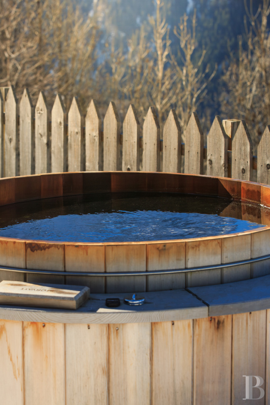 A large traditional, carefully renovated chalet in a hamlet in the Tarentaise valley in Savoie - photo  n°4